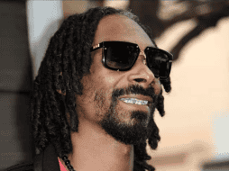Snoop Dogg no podía votar porque tenía antecedentes penales, pero ahora su historial ha sido eliminado. AP / ARCHIVO