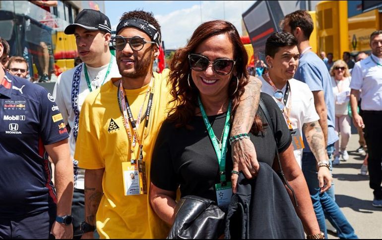 Neymar con su madre Nadine Gonçalves. EFE/ARCHIVO