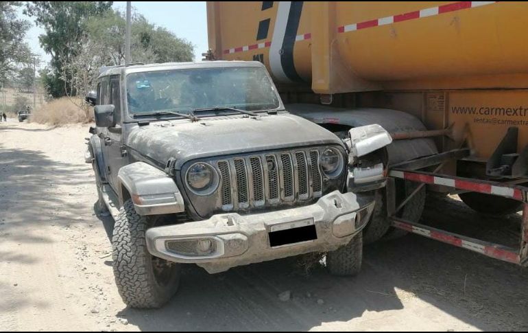 Dentro de las primeras investigaciones se supo que la Jeep Sahara cuenta con reporte de robo del pasado 15 de mayo. ESPECIAL / Policía de Tlajomulco