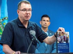 Pete Gaynor, administrador de la Agencia para la Gestión de Emergencias de los Estados Unidos, habla durante una conferencia de prensa este lunes. EFE/C. Herrera