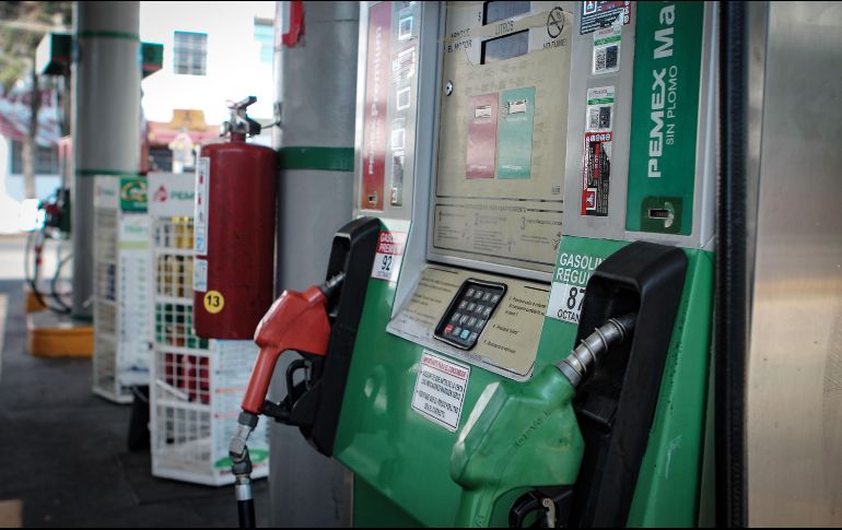 La gasolina de bajo octanaje con un incremento mensual de 8.11% y la de alto octanaje, 4.53%. EL INFORMADOR/ARCHIVO