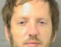 Shaun Michaelsen enfrenta cargos de negligencia infantil, de dejar al volante a una persona no autorizada y de llevar a un menor a la delincuencia al comprarles vapeadores a las niñas. AP/Palm Beach County Sheriff