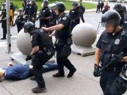 Un primer comunicado oficial afirmaba que el septuagenario, que sangraba mucho y parecía haber perdido el conocimiento, había 