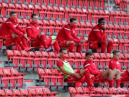 Los miembros de los equipos deberán estar separados por 1.5 metros entre ellos. EFE / ARCHIVO