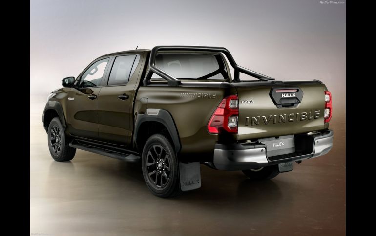 Toyota Hilux 2021 estrena cara y corazón