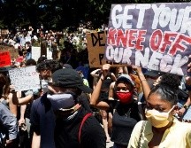 Funcionarios policiales en todo Estados Unidos aseguran que se sienten atrapados cuando intentan detener las protestas violentas. EFE/J. Lane