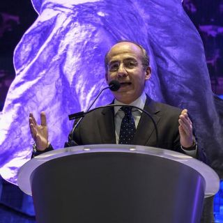 Felipe Calderón pide a ciudadanos que se registren en México Libre