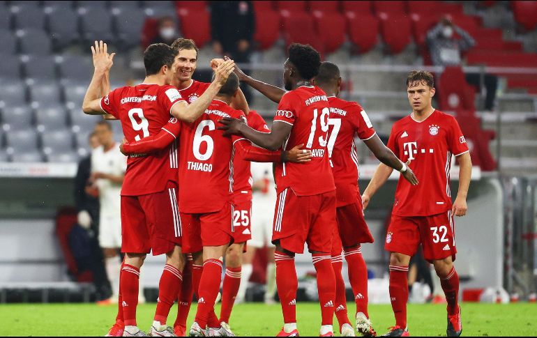 El Bayern Múnich derrotó por 2-1 al Eintracht de Frankfurt este miércoles y se clasificó para la final de la Copa de Alemania. EFE / K. Pfaffenbach