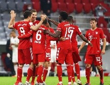 El Bayern Múnich derrotó por 2-1 al Eintracht de Frankfurt este miércoles y se clasificó para la final de la Copa de Alemania. EFE / K. Pfaffenbach