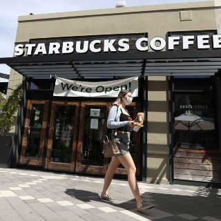 Starbucks cerrará unas 400 cafeterías