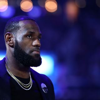  LeBron James y otras estrellas del deporte promoverán el voto afroamericano