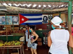 Algo que preocupa a la población es el abastecimiento de alimentos, que ya estaba afectado desde antes de la pandemia. EFE/E. Mastrascusa