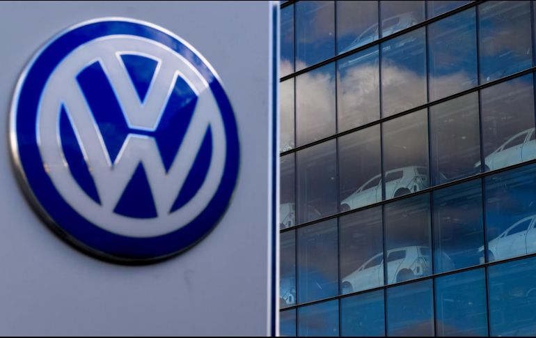 VW dijo que la foto con símbolos nazis es ajena a su imagen corporativa. EFE/ARCHIVO