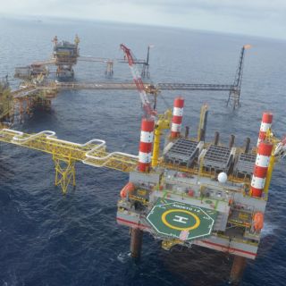 Aprueban cambios a proyectos de explotación de Pemex y Shell