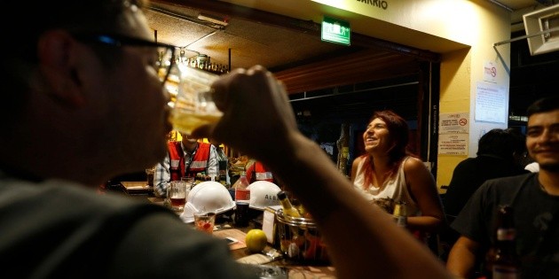 Pandemia de COVID-19 impulsa venta de bebidas alcoh&oacute;licas, pero adulteradas