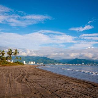 El lunes reabren playas y hoteles de Vallarta