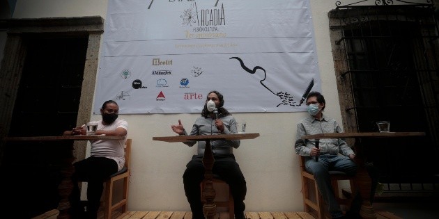 Alistan homenaje a las plumas vivas de nuestro Estado