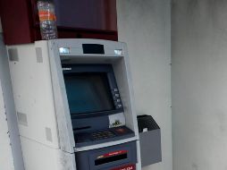 Hubo una reacción rápida de los oficiales, por lo que los criminales se fueron del lugar minutos antes de su llegada sin lograr arrancar el cajero, el cual no presentaba daño alguno. SUN / ARCHIVO