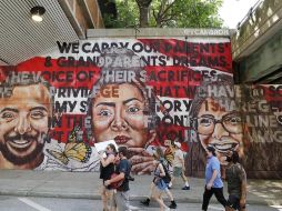 Decenas de personas se congregaron este sábado para exigir la renuncia del jefe de la Policía de Atlanta. EFE/E. Lesser