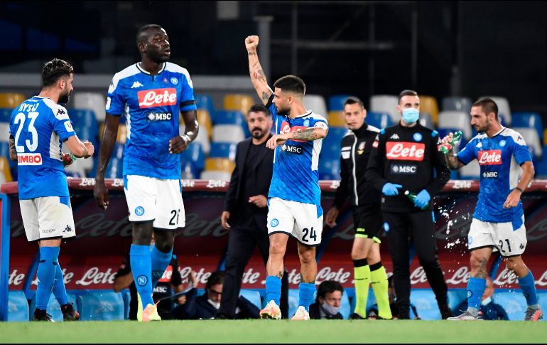 Gracias a un gol del belga Dries Mertens y a las atajadas del colombiano David Ospina, el Napoli se clasificó para la final de la copa italiana. AFP /  F. Monteforte