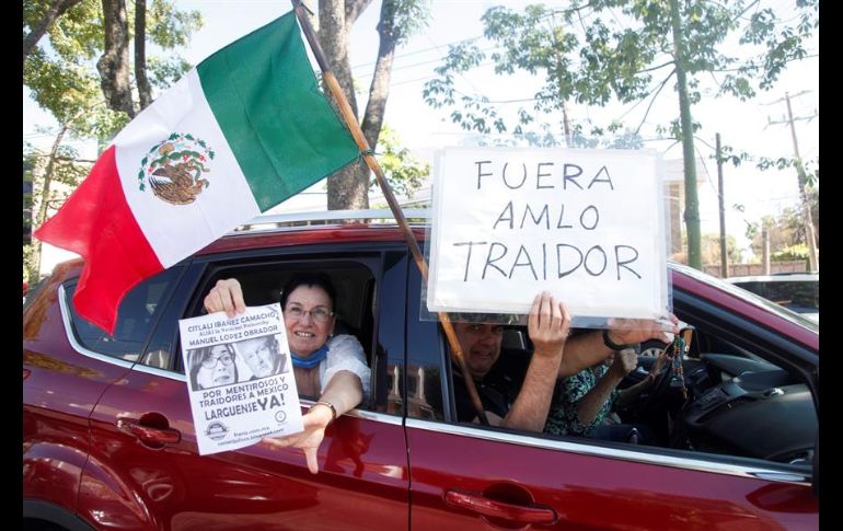 La caravana recorrió varios kilómetros de las principales avenidas de Guadalajara, donde se observaron unos dos mil automóviles. EFE/F. Guasco
