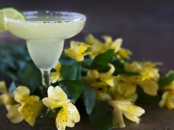 Margarita raicillera. Este es un cóctel clásico que se conoce y sirve a nivel mundial, su forma de preparación es bastante sencilla y los insumos se pueden conseguir en cualquier lugar. CORTESÍA