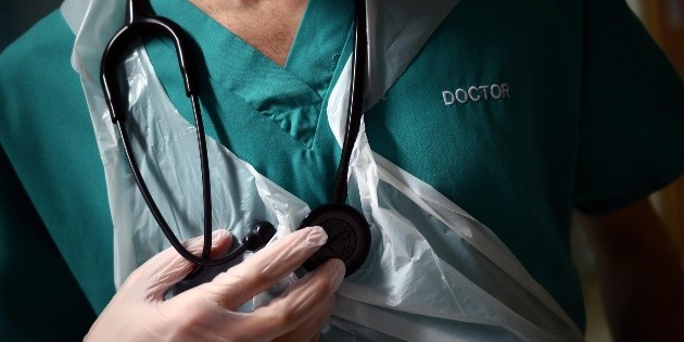 El IMSS emplea a 17 mil por coronavirus y ninguno es especialista: sindicato