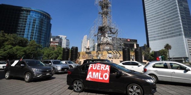Caravana protesta contra L&oacute;pez Obrador en Ciudad de M&eacute;xico
