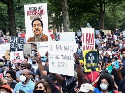 Manifestantes marchan en Atlanta, Georgia, para exigir justicia en el caso de Rayshard Brooks. AP/Atlanta Journal-Constitution/S. Schaefer