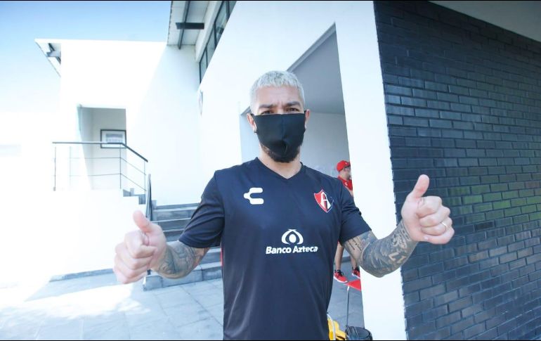Uno a uno fueron llegando los jugadores y el cuerpo técnico, todos citados en diversos grupos para mantener siempre la sana distancia. ESPECIAL / Atlas FC