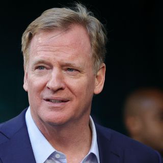 Roger Goodell reitera que serán equipos de la NFL los que fichen a Kaepernick