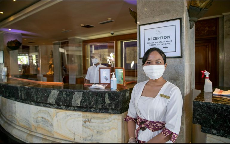 Servicios como hotelería y viajes batallan por recuperar la demanda. EFE/ M. Nagi