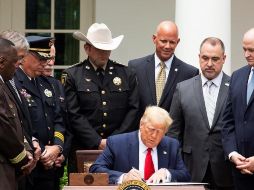 Trump insistió en que sólo un pequeño porcentaje de los policías del país cometen actos brutales o racistas. EFE/S. Reynolds