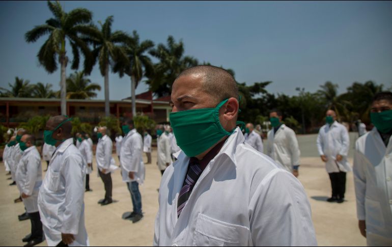 Durante la pandemia actual, Cuba ha enviado unos dos mil trabajadores del sector salud a más de 20 países. AP/ARCHIVO