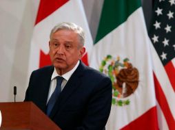 Este martes, el Presidente supervisó la construcción del paso vehicular en la carretera de San Martín Texmelucan- Apizaco. EFE/M. Guzmán
