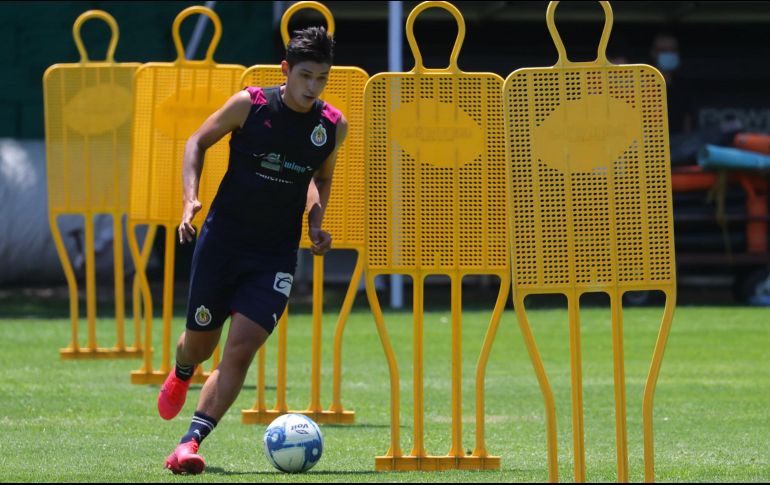 Tras su paso por Rayados de Monterrey y Puebla que duró año y medio, dejaron en Ángel Zaldívar una madurez tanto personal, como profesional. TWITTER / @Chivas