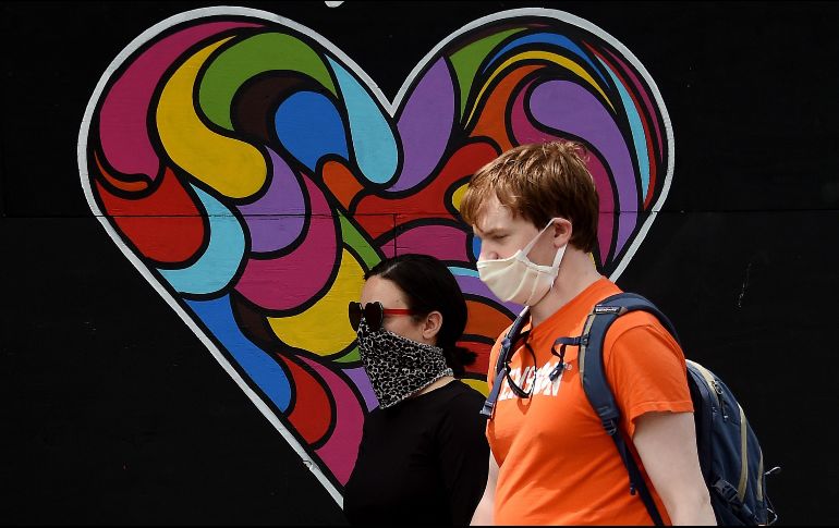En las cinco décadas en que ha realizado este tipo de estudios, nunca menos de 29 % de los estadounidenses habían declarado sentirse muy felices. AFP/ARCHIVO