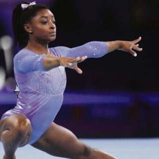 Biles demanda al Comité Olímpico