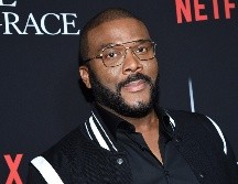 Tyler Perry escribió que “nunca debemos rendirnos” en un sentido ensayo en primera persona en la revista “People”. AP / E. Agostini