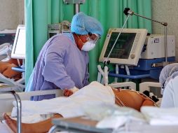 La Universidad de Oxford indicó que la dexametasona ha reducido en hasta un tercio la mortalidad de pacientes intubados con respiradores y en un quinto la de los que necesitaron oxígeno. AFP / ARCHIVO