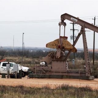 Reservas de petróleo en EU vuelven a récord histórico