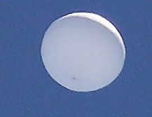 El objeto volador visto desde Sendai el 17 de junio. AFP/JIJI PRESS