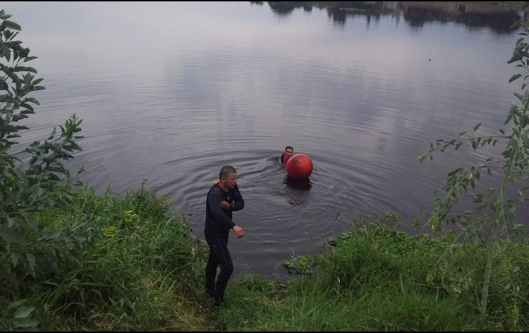 El equipo de buzos de rescate para realizar inmersiones de Protección Civil acudió a prestar el apoyo. ESPECIAL / Protección Civil Jalisco