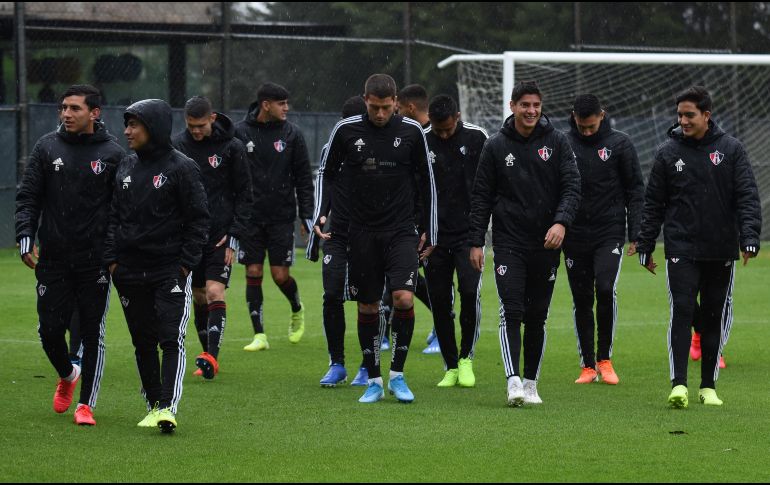 Cada vez está más cerca el ansiado regreso del futbol mexicano, y es por eso que los Zorros del Atlas viajarán a Cancún para realizar su pretemporada de cara al reto que significará afrontar el Torneo Apertura 2020. Imago7 / ARCHIVO