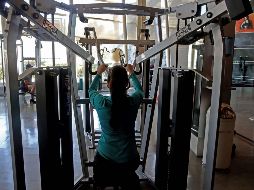 Los equipos tendrán un rociador con solución clorada para que los usuarios los limpien después de cada uso. EL INFORMADOR/Archivo