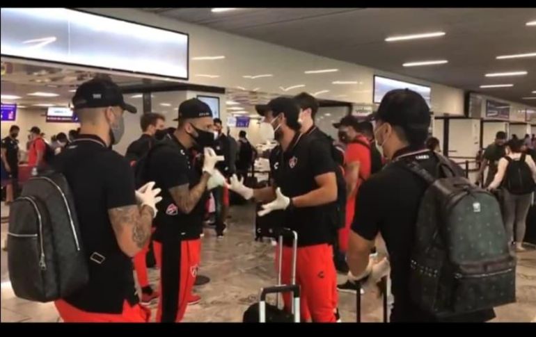 Con la intención de llegar lo mejor posible al arranque del Apertura 2020, el cual es el próximo 24 de julio, los Rojinegros del Atlas partieron este lunes rumbo a Cancún, en donde llevarán a cabo la etapa fuerte de su pretemporada. ESPECIAL