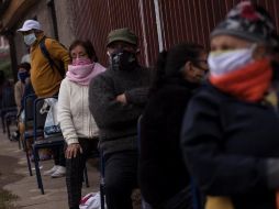 Santiago, en cuarentena desde el pasado 15 de mayo y con la red hospitalaria al límite, sigue siendo el gran foco de la pandemia. EFE/A. Valdés