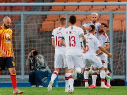 El Milan no tuvo dificultad para anotar goles sin el lesionado Zlatan Ibrahimovic al aplastar el lunes 4-1 a Lecce, en su primer partido de la reanudación de la Serie A. AP / D. Fasano