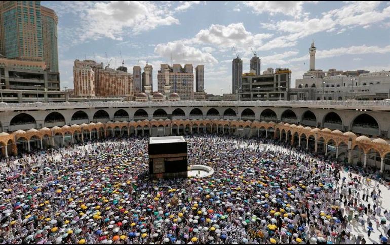 La peregrinación a La Meca es una de las concentraciones religiosas más grandes del mundo, que atrajo a 2.5 millones de musulmanes en 2019. EFE/ARCHIVO