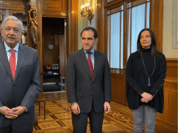 El Presidente López Obrador con el secretario de Hacienda, Arturo Herrera, y Diana Álvarez. YOUTUBE/Andrés Manuel López Obrador